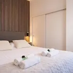 Champs Elysees - Prestige Apartment For 4